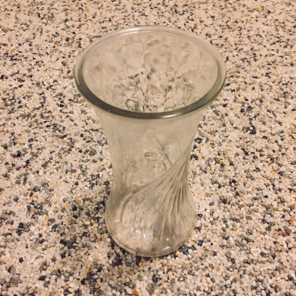 Gorgeous Stylish Modern Clear Glass Flower Vase